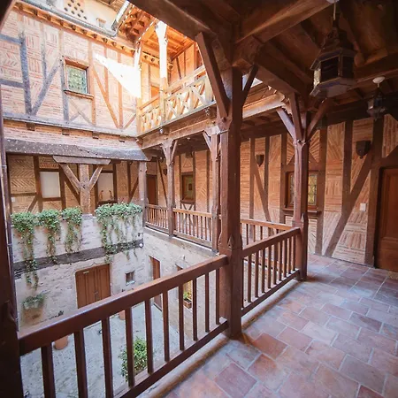 Гостевой дом La Maison Bakea 3*