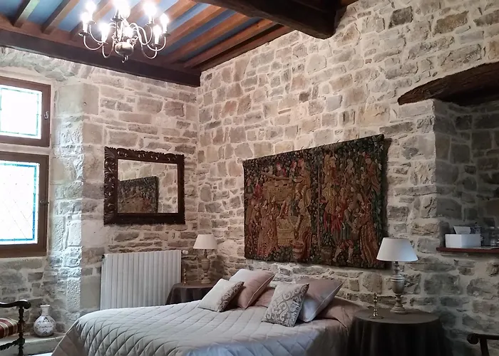 게스트하우스 La Maison Bakea 4*