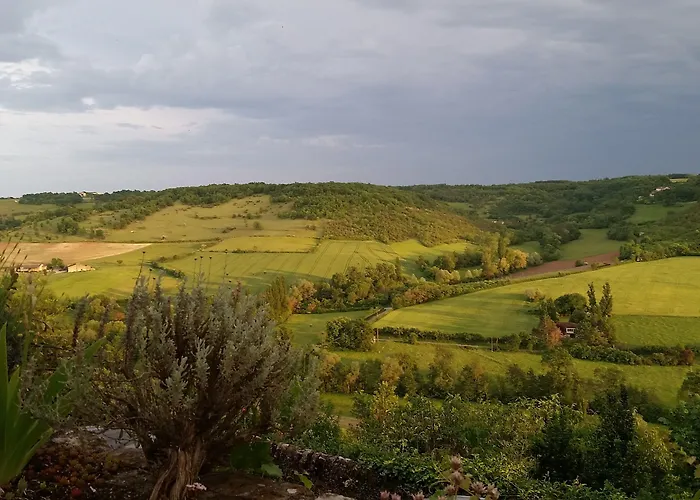 게스트하우스 La Maison Bakea 4*