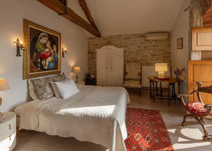 게스트하우스 La Maison Bakea 4*