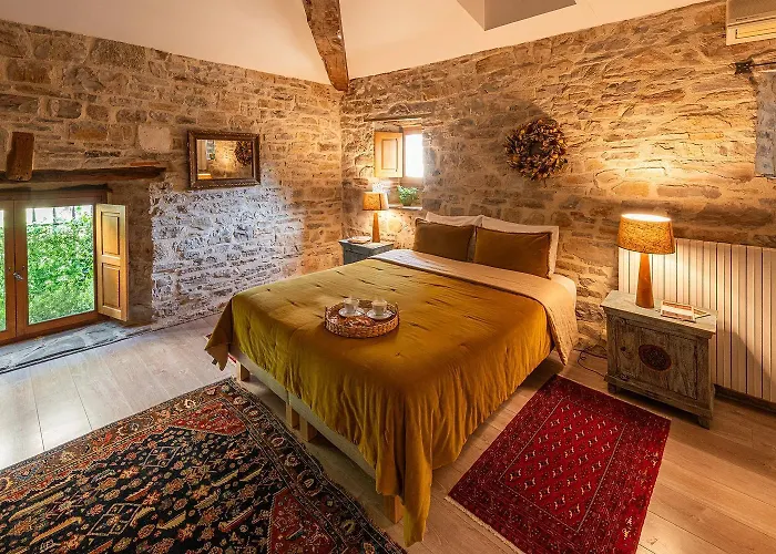 게스트하우스 La Maison Bakea 4*