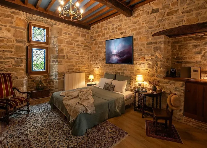 La Maison Bakea 게스트하우스 4*