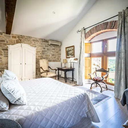 Guest house La Maison Bakea 3*